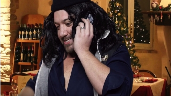 Humor in salsa Ticinese con gli Sgaffy - 15 personaggi della cena aziendale di Natale