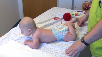 Genitori - Pediatra - Sviluppo psicomotorio visita a 4 mesi