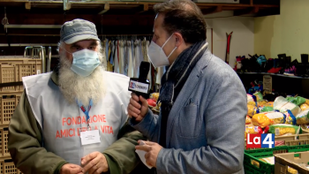 Amici della vita al padiglione Conza aiutano chi ha bisogno